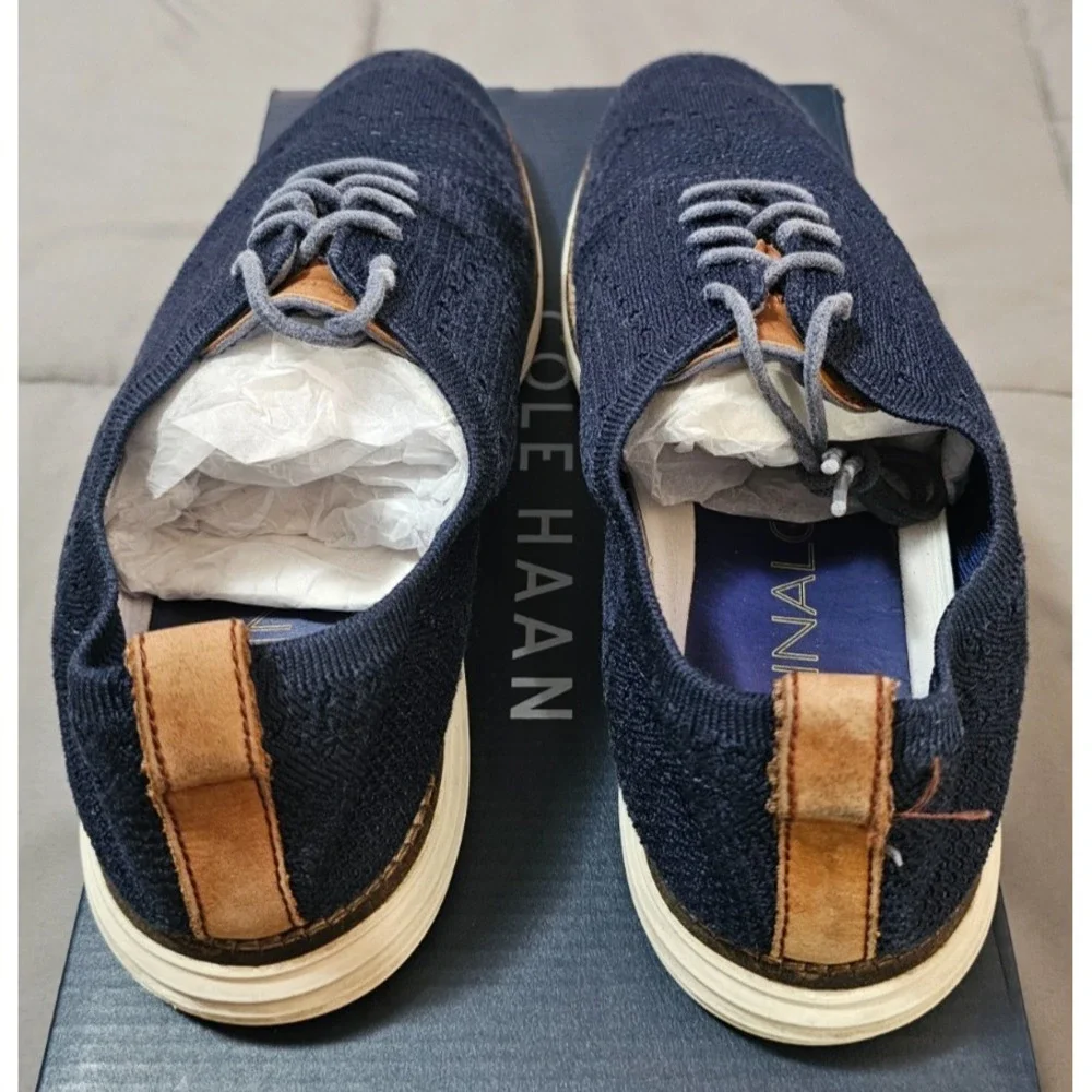 Cole Haan® (Men's 8 M) Original Grand Stitchlite™ Wingtip Oxford in Navy/Ivory